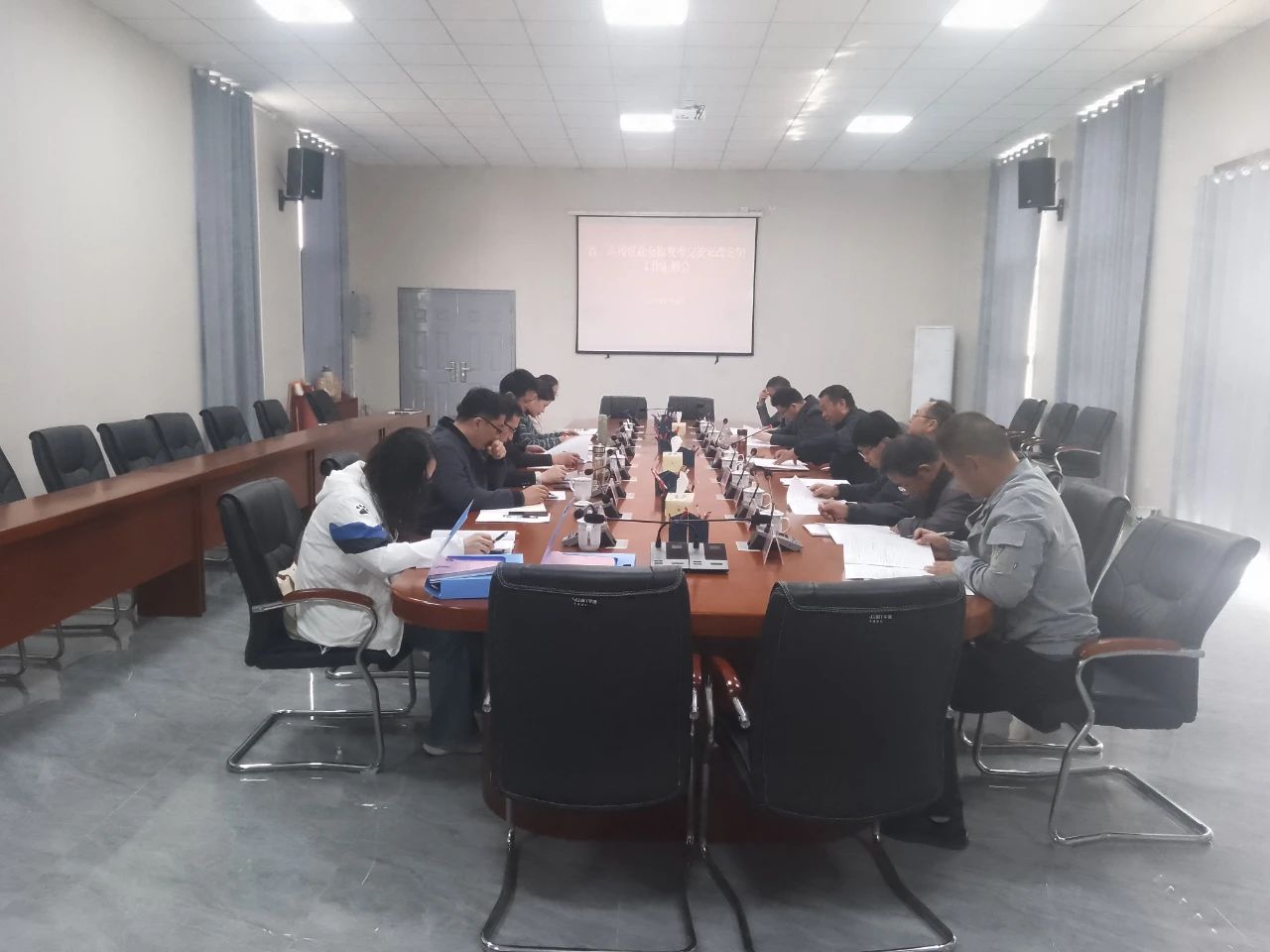 图为安徽省召开省市县乡四级残联研讨规范标准座谈会